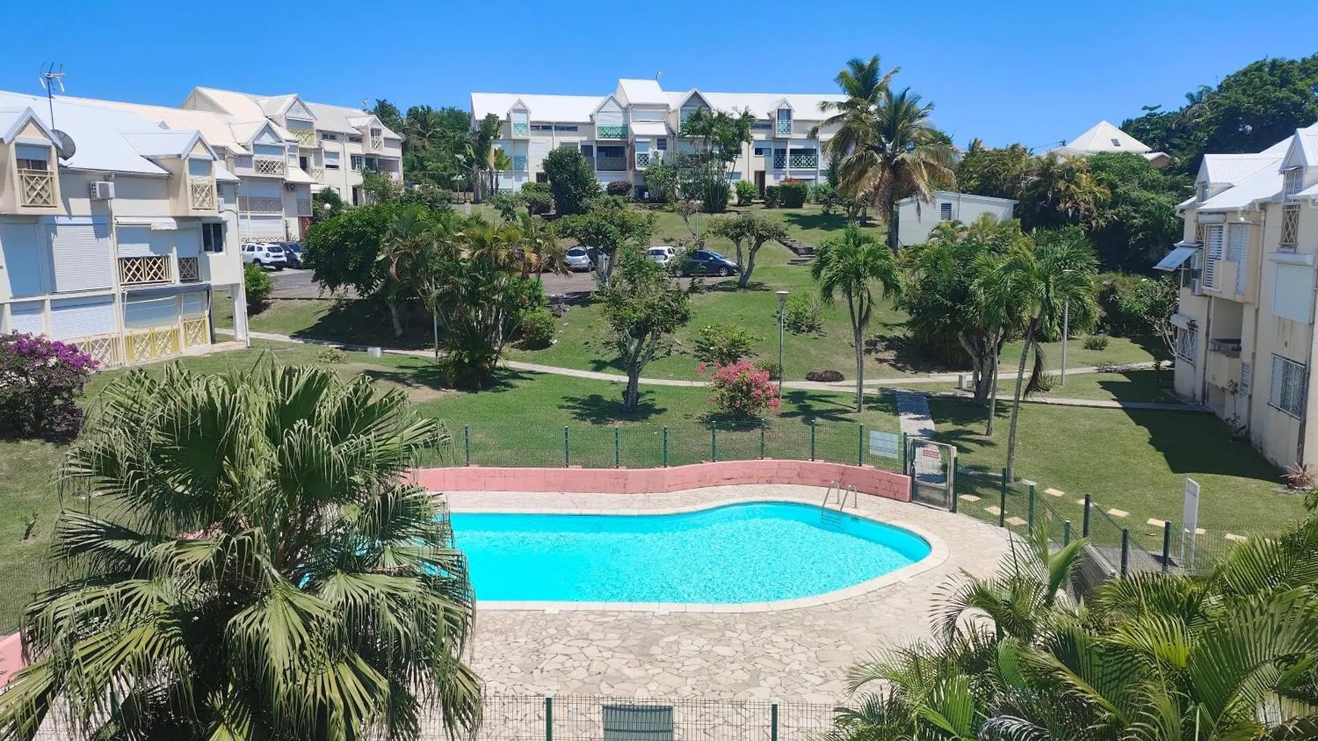 Paradise Duplex Avec Piscine Et Acces Plage Le Gosier  Guadeloupe