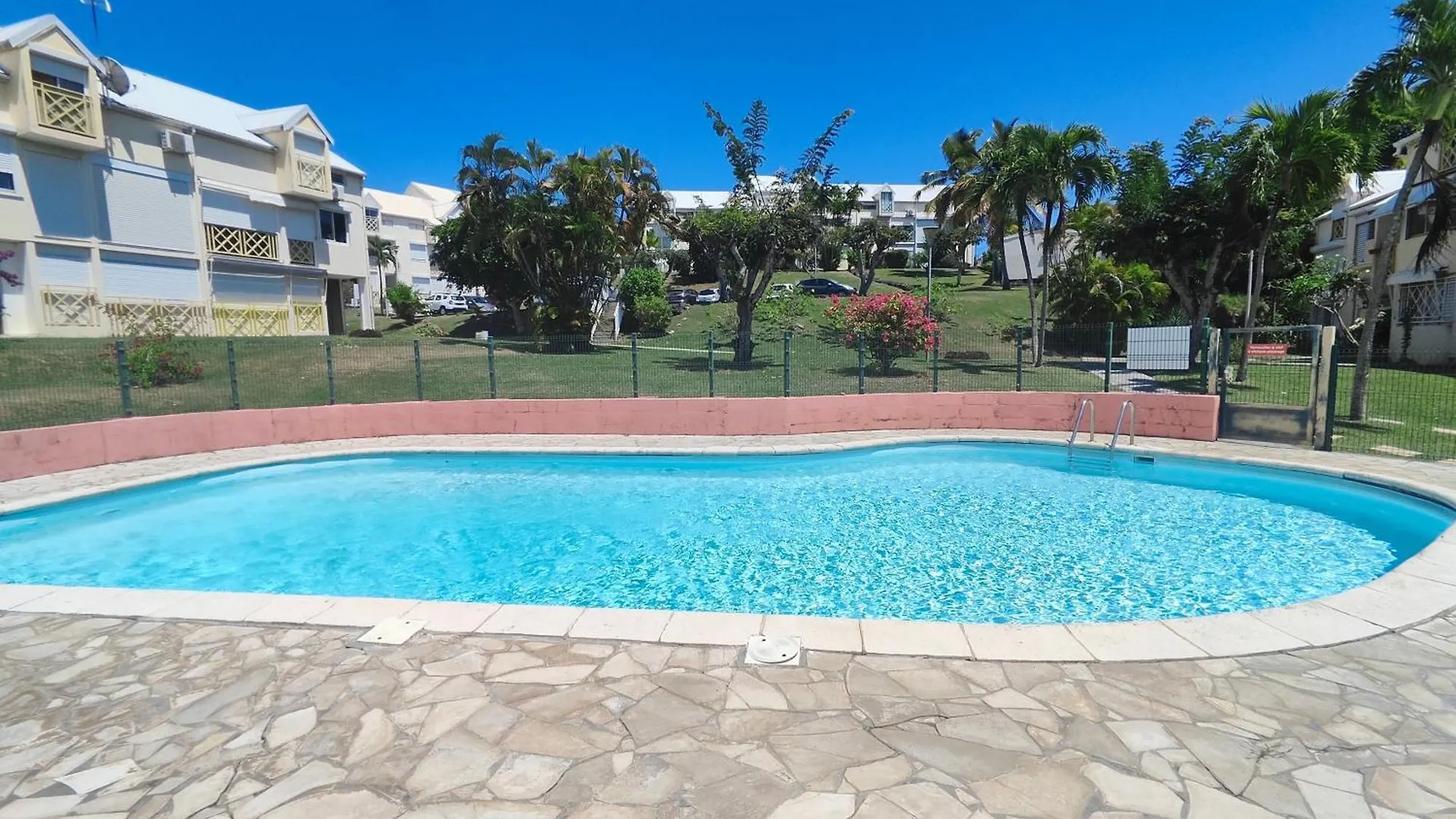 Paradise Duplex Avec Piscine Et Acces Plage Le Gosier  0*, Le Gosier (Grande-Terre)